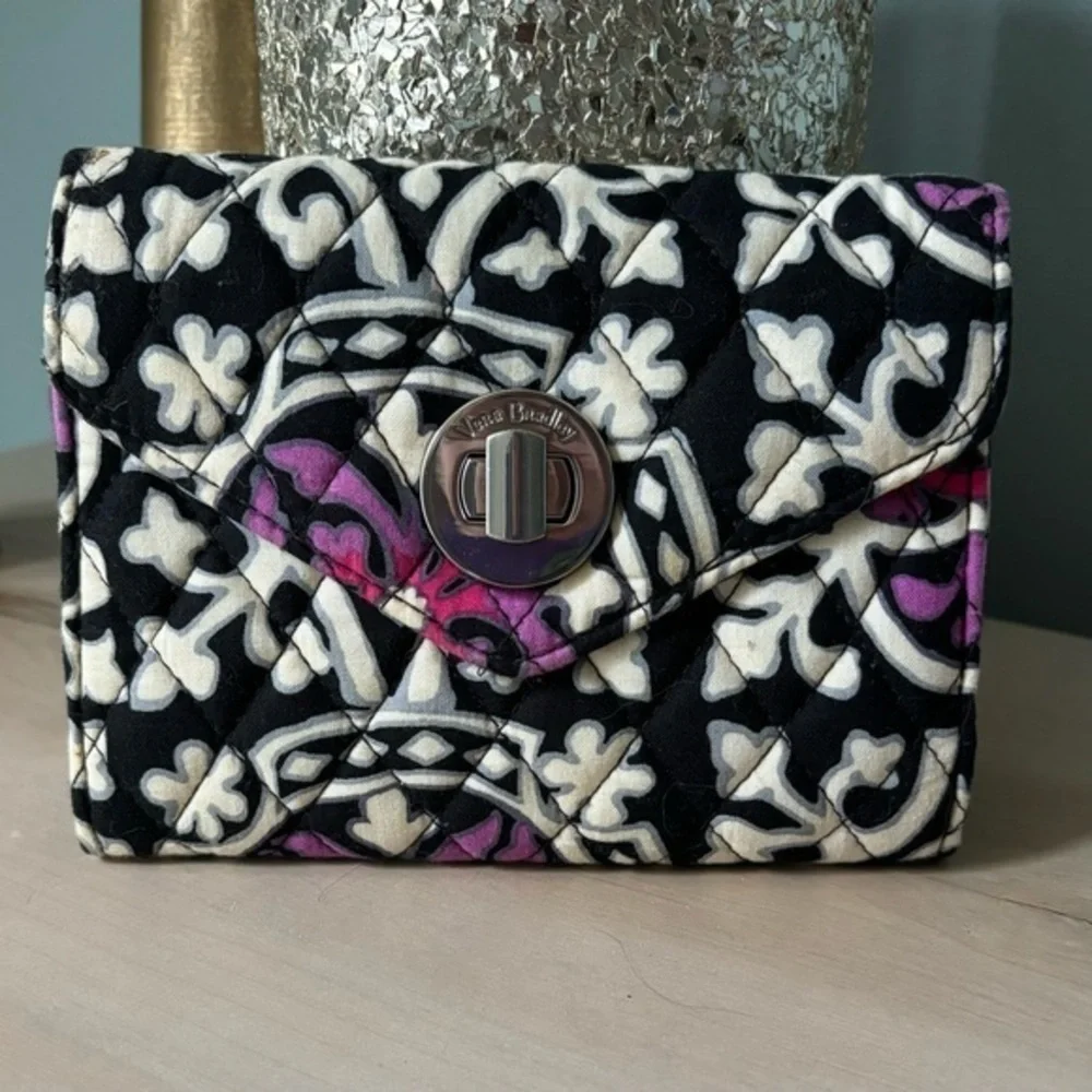Vera Bradley Your Turn Scroll Medallion Wristlet‎ Wallet